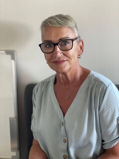 BABCP Accredited Cognitive Behavioural Psychotherapist - - Chrissi BABCP Accredited Cognitive Behavioural Psychotherapist - - Chrissi